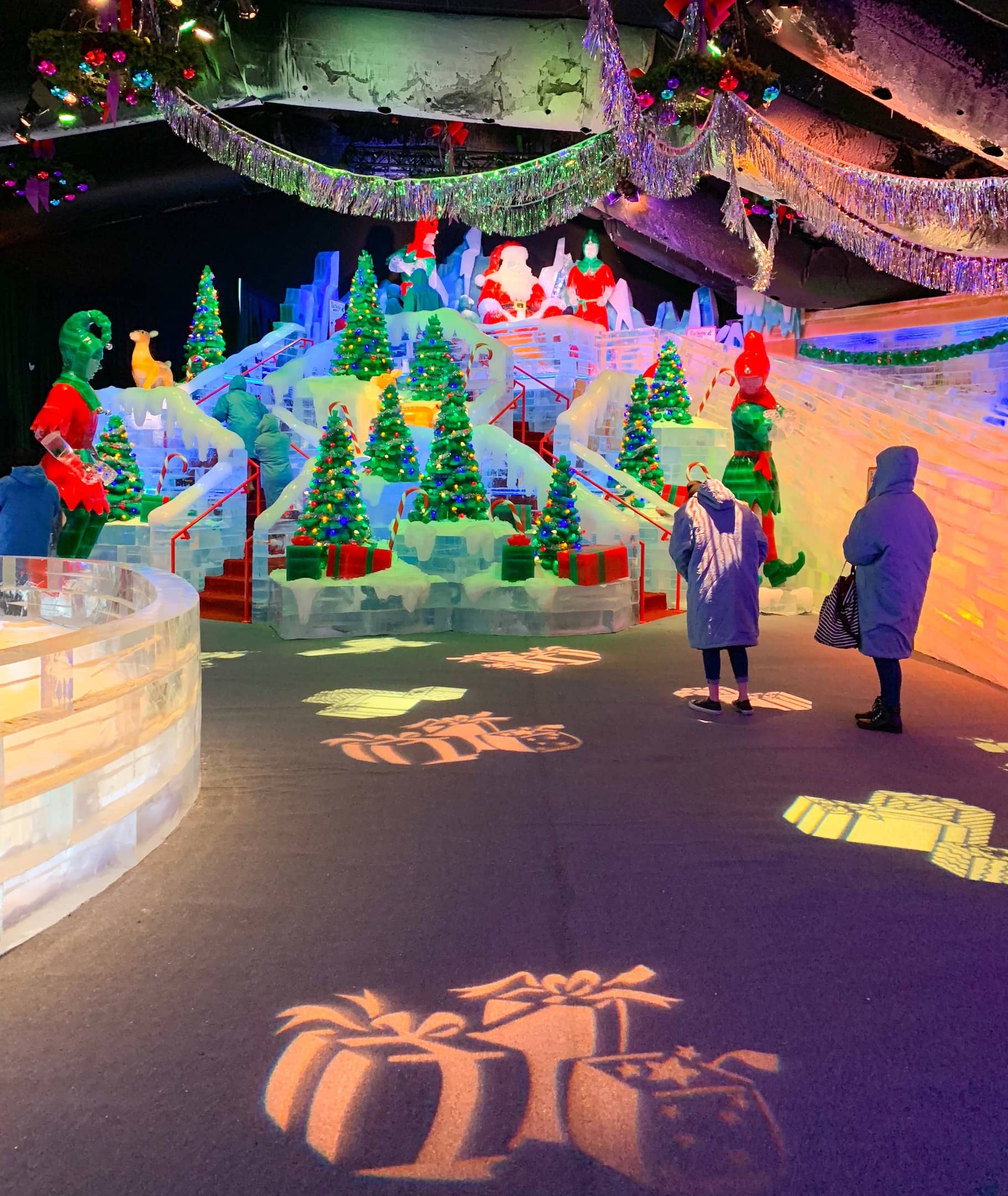 The Complete Guide To Christmas At Gaylord Palms While Ice Is Not My