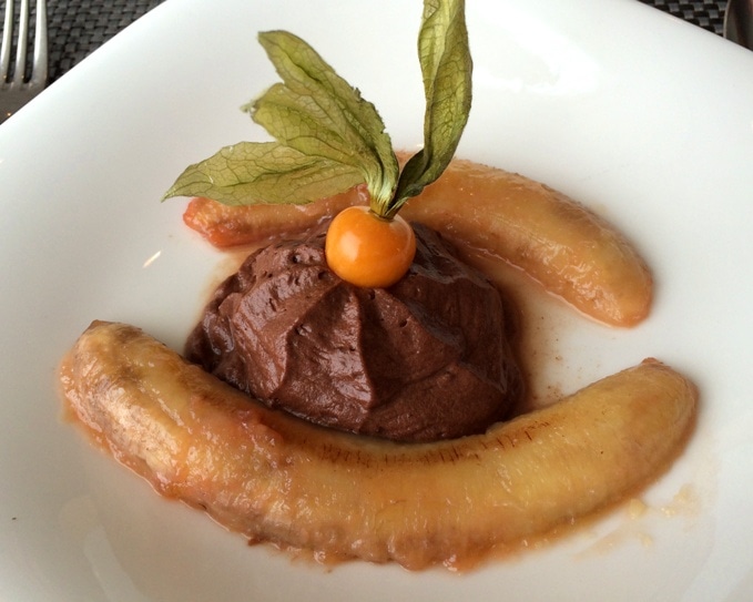 Chocolate mousse with bananas
