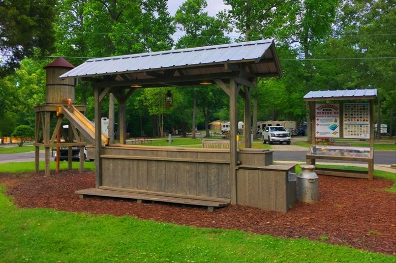 truck and travel trailer parked in RV site Williamsburg KOA