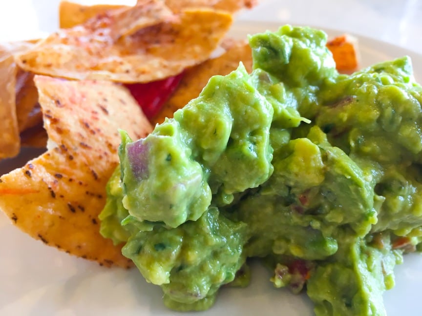 guacamole at paddlefish best seafood restaurant in orlando