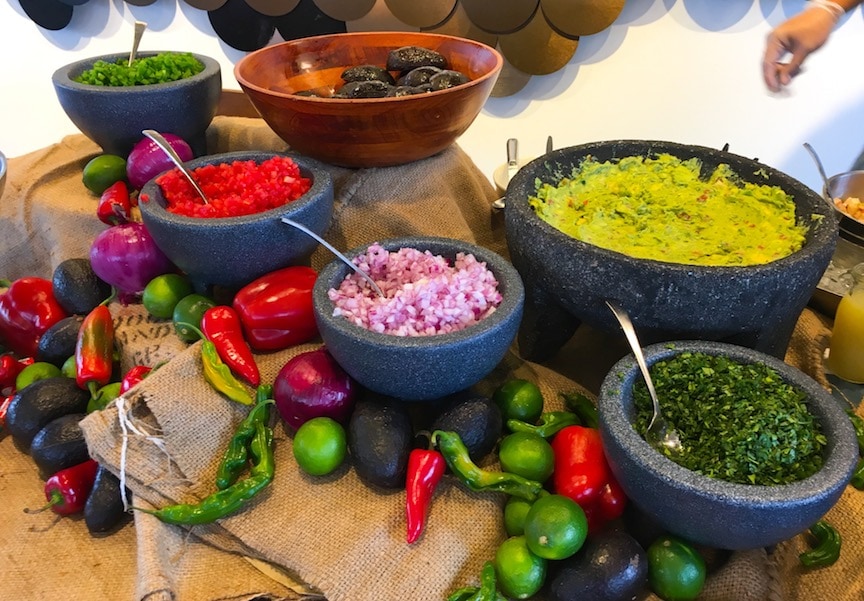 handmade guacamole at paddlefish best seafood restaurant in orlando