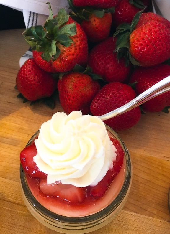 strawberry shortcake at paddlefish best seafood restaurant in orlando