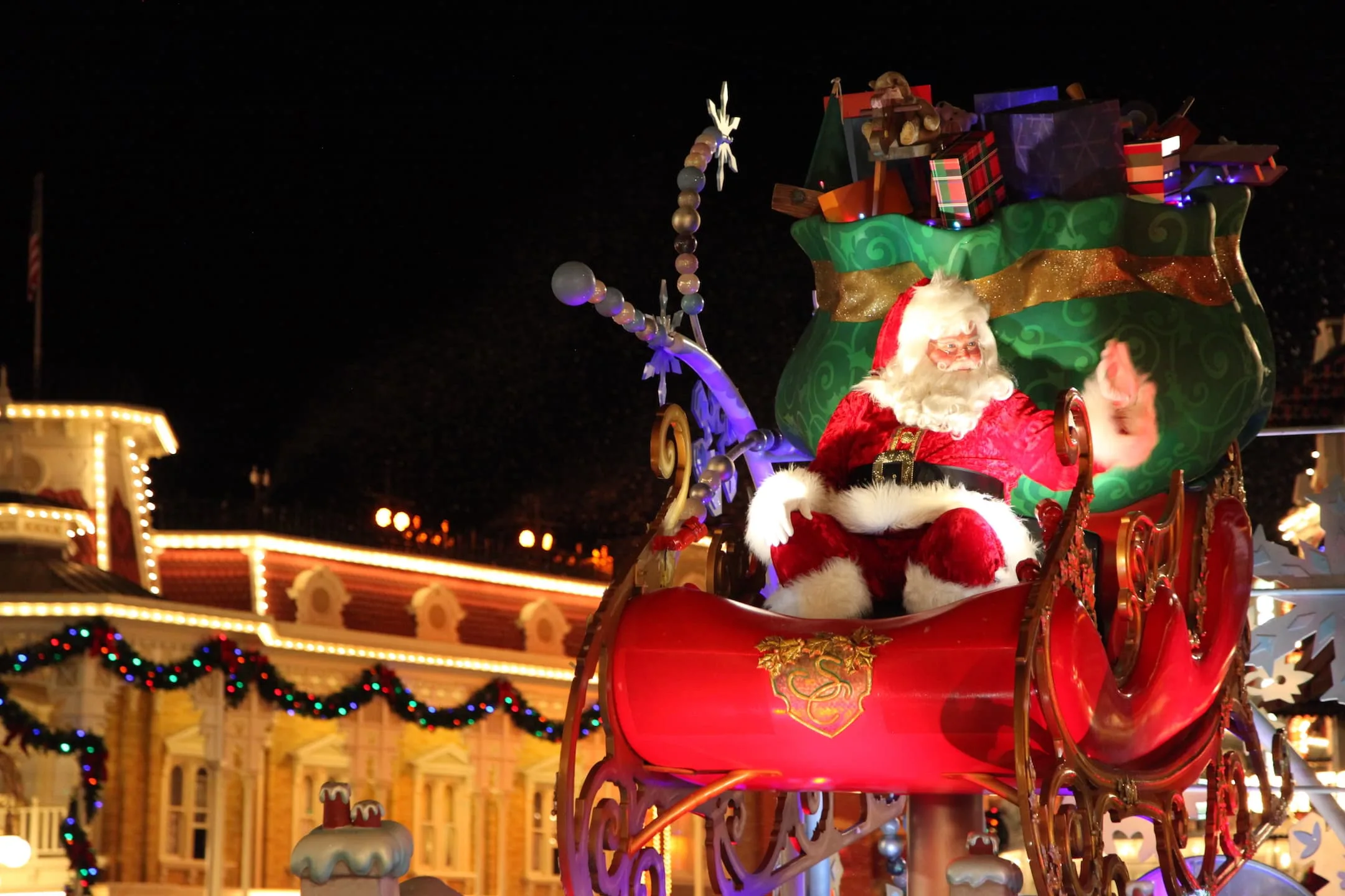 Santa Claus Mickey's Very Merry Christmas Party Parade Magic Kingdom