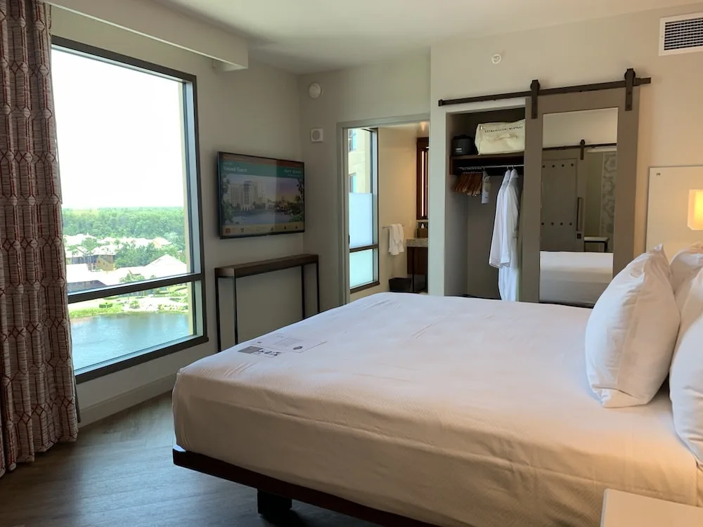 Gran Destino Tower Club Level Suite King Bedroom