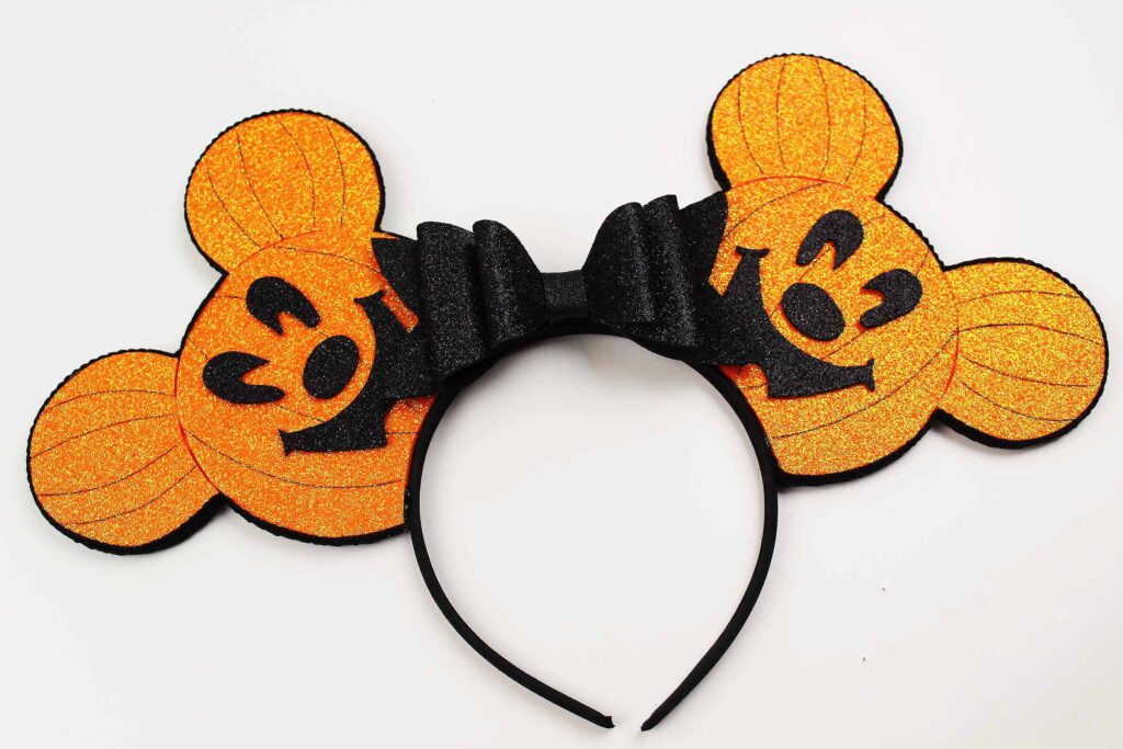 DIY Halloween Mickey Ears Look Like Pumpkins