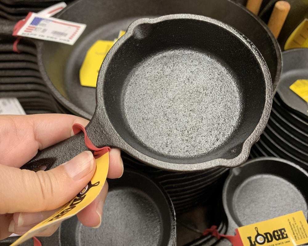 small black cast iron pan