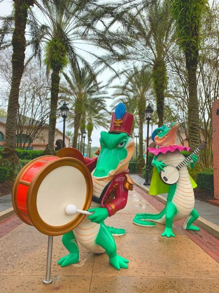 alligators playing drums port Orleans French quarter resort