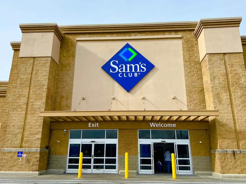 exterior of sams club warehouse store