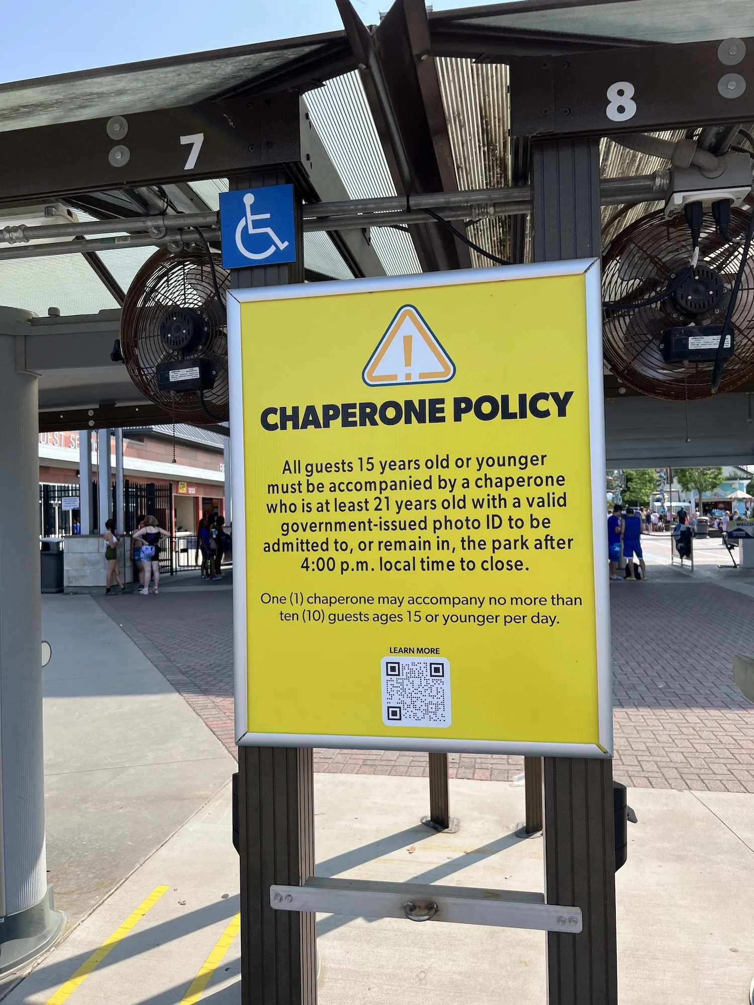 chaperone policy sign at carowinds